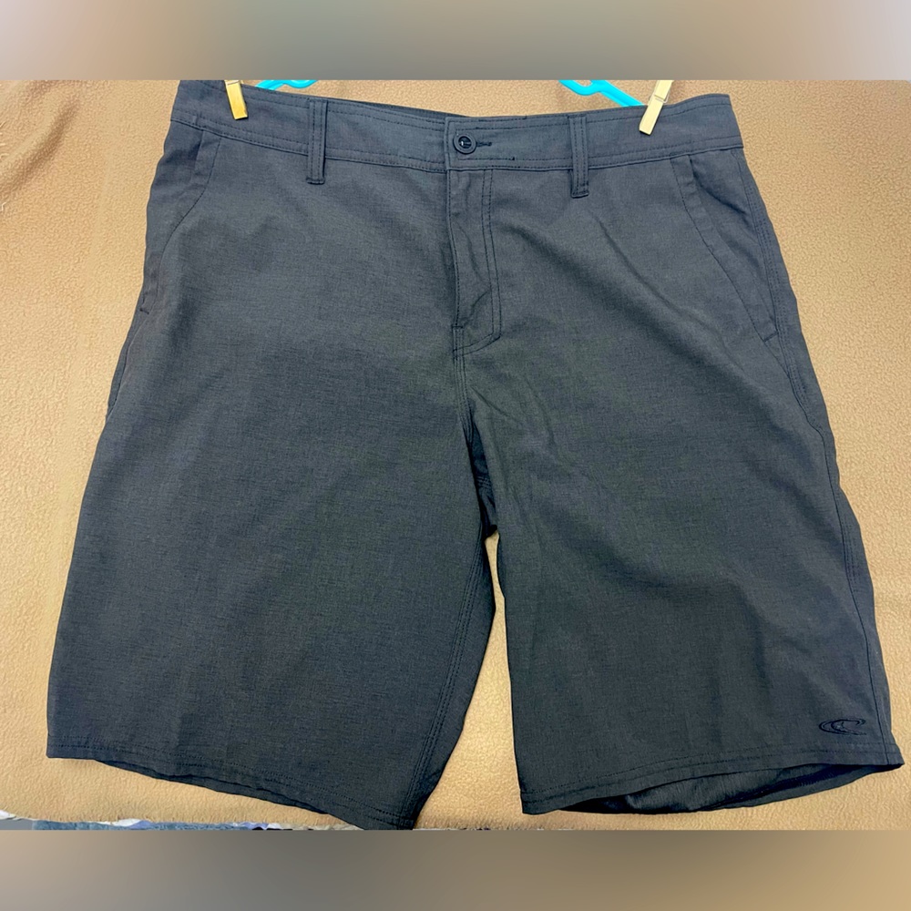 Mens O’Neill hybrid shorts. Like new. Dark gray. Size 33